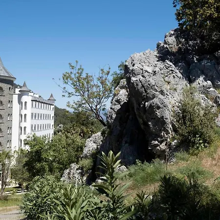 X Life 15 - Adult Hotell