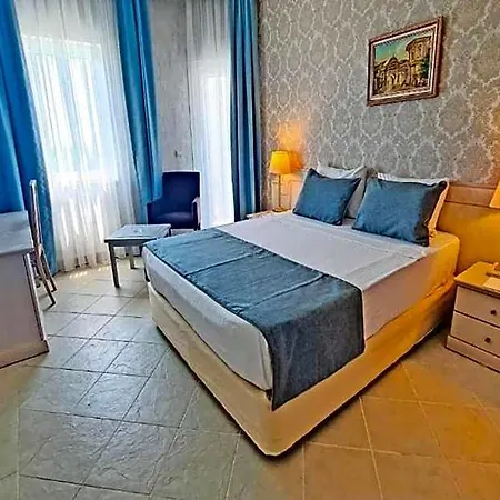 X Life 15 - Adult Hotel
